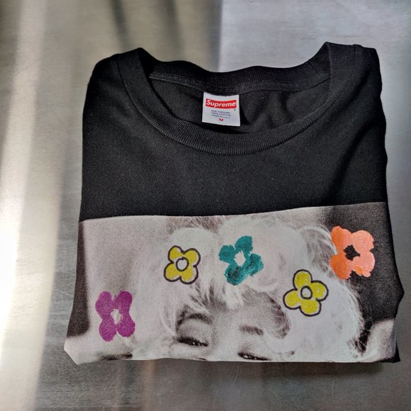 Supreme Naomi Tee in Black (Medium) - Picture 3 of 3